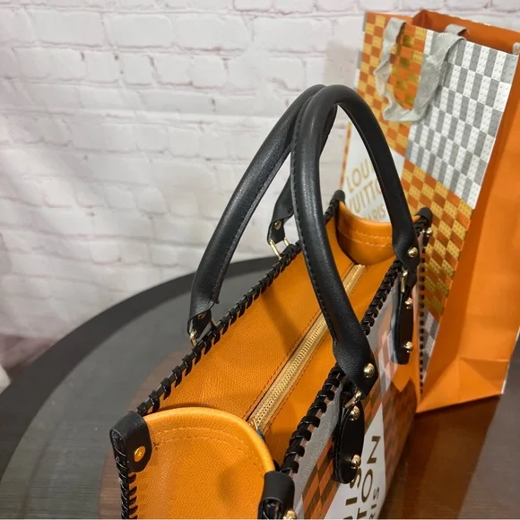 So Cute Tote made with a LOUIS VUITTON HOLIDAY ‘22 Lego Limited Edition Gift Bag - Picture 6 of 16